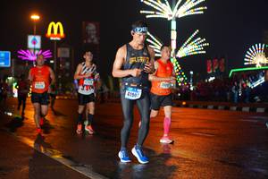 BIB: 2009, 4190
                            <button type="button" onclick="openModal(16185394)" class="btn btn-primary btn-sm float-right btn-popup" data-toggle="modal" data-target=".modal-high-quality">
                        <i class="fas fa-shopping-cart"></i> Add to Cart
                    </button>
                                            <button type="button" onclick="isThisMe(16185394, true)" class="btn btn-success btn-sm float-right btn-popup btn-isme hidden" data-toggle="tooltip" data-placement="bottom" title="นี่คือรูปของคุณใช่ไหม คลิกที่นี่เพื่อเอาเข้าอัลบั้ม">
                        <i class="fas fa-plus"></i> Add to album
                    </button>
                    <button type="button" onclick="isThisMe(16185394, false)" class="btn btn-warning btn-sm float-right btn-popup btn-isnotme hidden">
                        <i class="fas fa-ban"></i> Remove from album
                    </button>